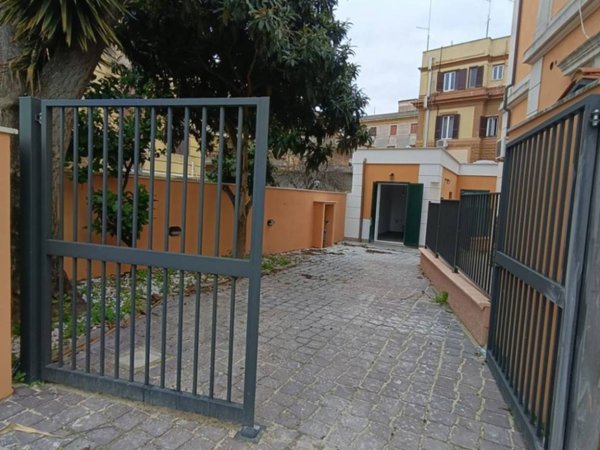appartamento in vendita a Roma in zona Tuscolano
