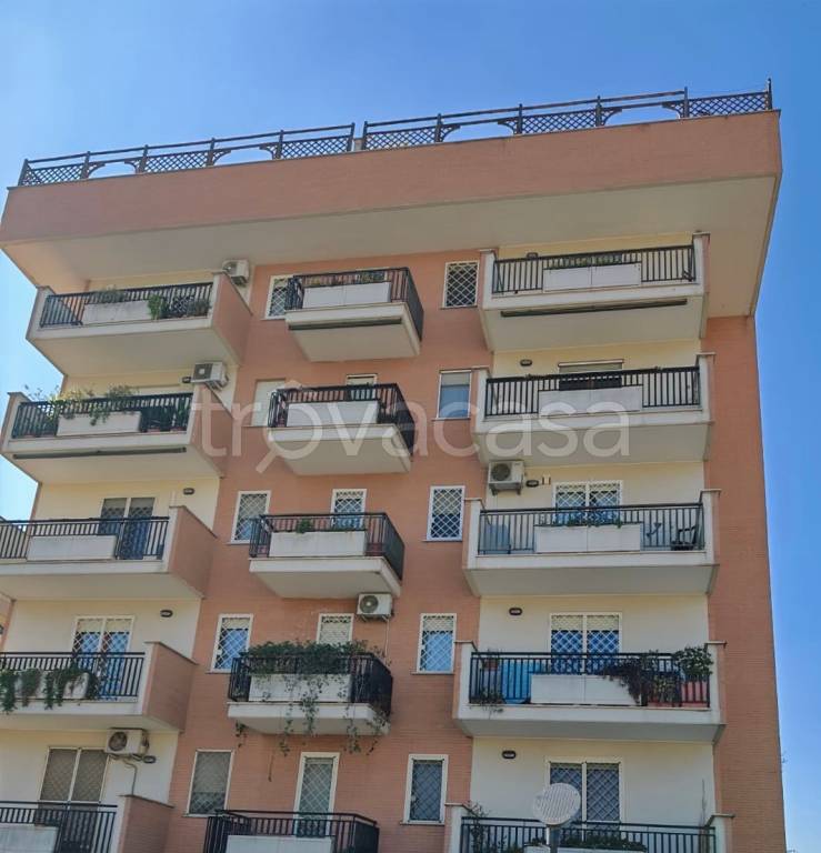 appartamento in vendita a Roma in zona Ponte di Nona
