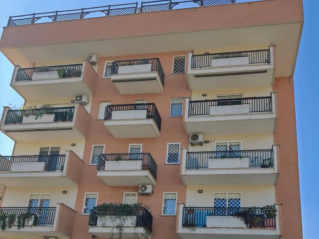 appartamento in vendita a Roma in zona Ponte di Nona