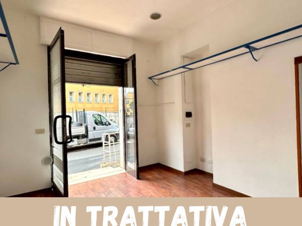 negozio in vendita a Roma in zona Tor di Quinto