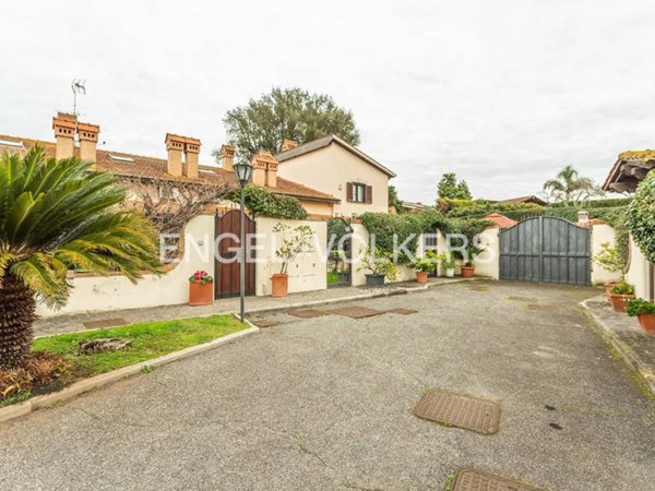 casa indipendente in vendita a Roma in zona EUR