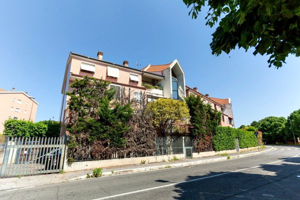 appartamento in vendita a Roma in zona Corviale