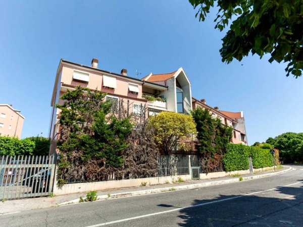 appartamento in vendita a Roma in zona Corviale