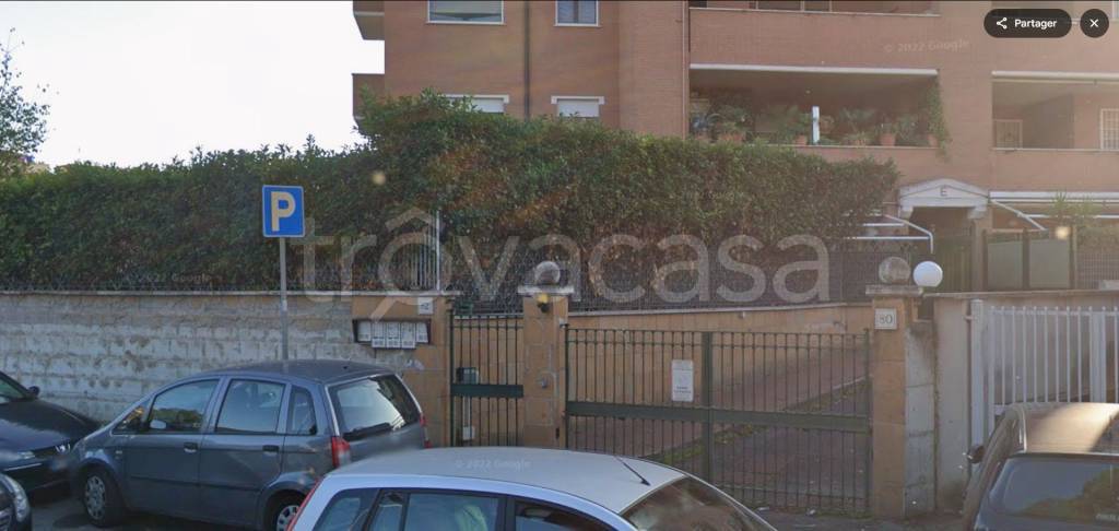 appartamento in vendita a Roma in zona Torre Angela