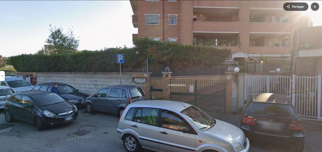 appartamento in vendita a Roma in zona Torre Angela