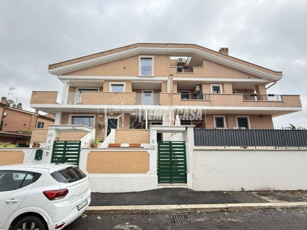 appartamento in vendita a Roma in zona Palmarola