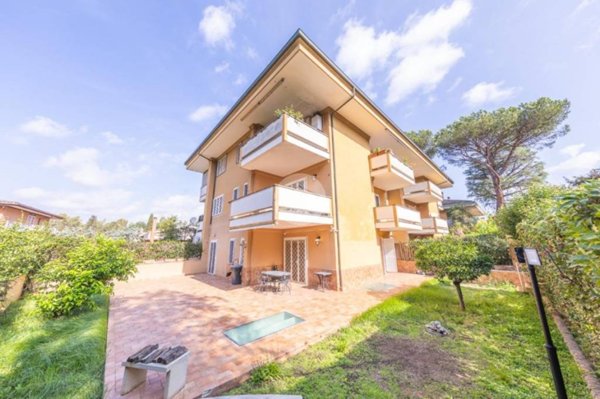 appartamento in vendita a Roma in zona Appio Pignatelli