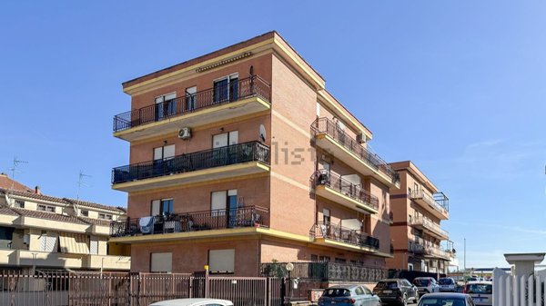 appartamento in vendita a Roma in zona Palmarola