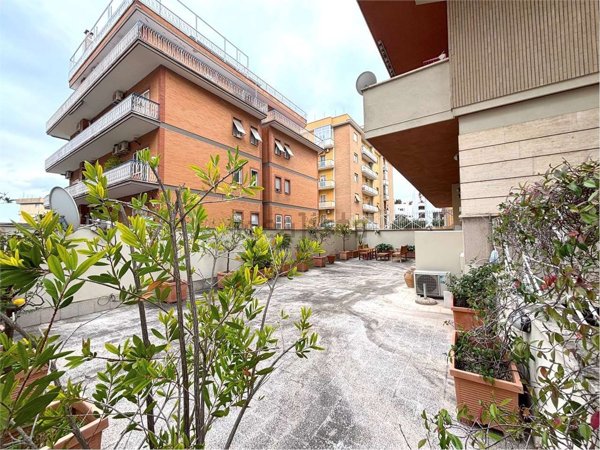 appartamento in vendita a Roma in zona Gianicolense