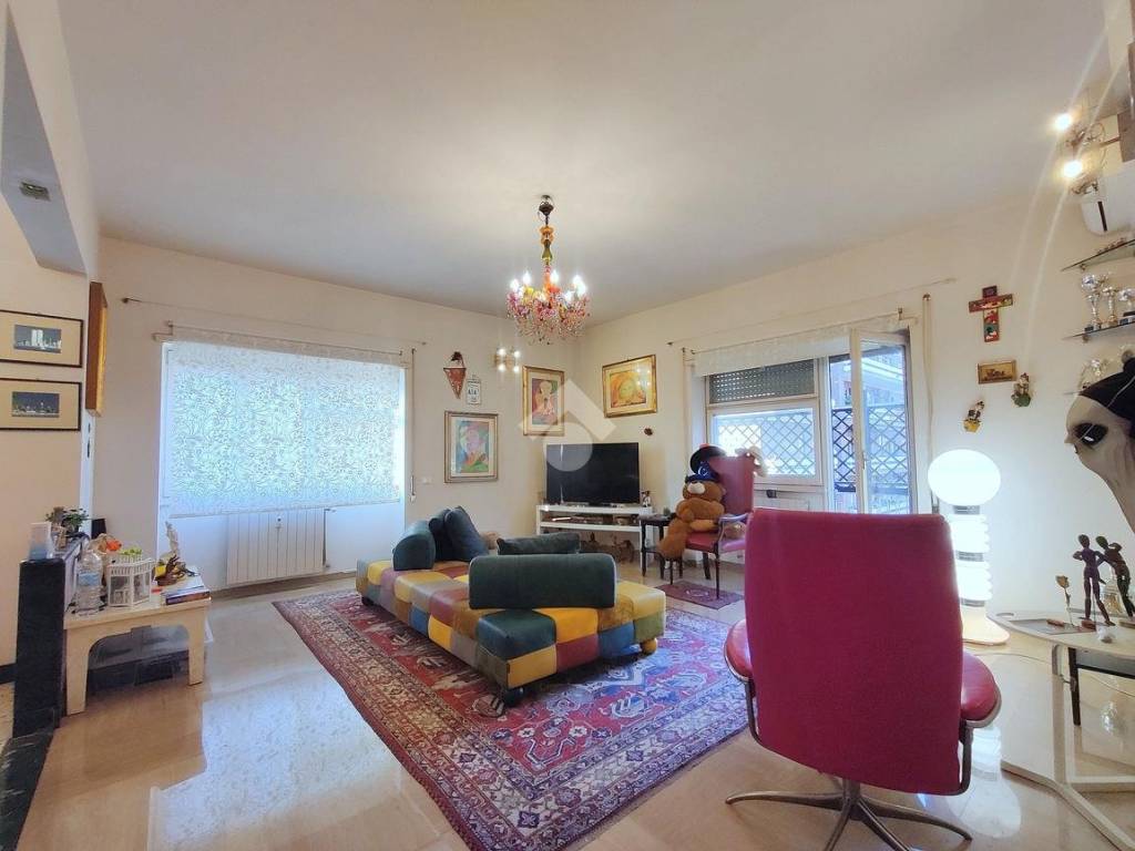 appartamento in vendita a Roma in zona Appio Claudio
