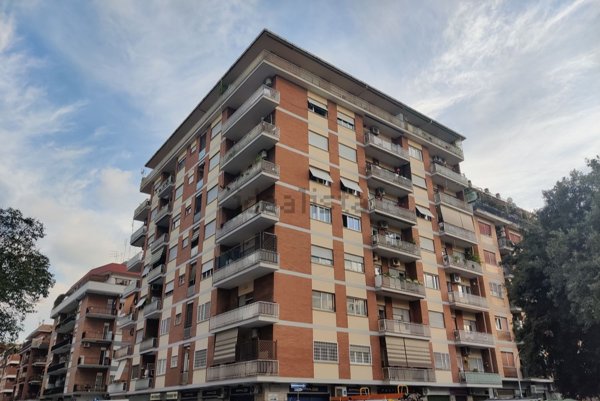 appartamento in vendita a Roma in zona Appio Claudio