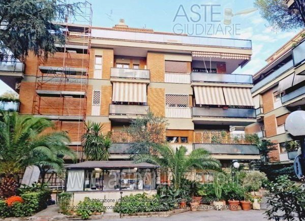 appartamento in vendita a Roma in zona Tuscolano