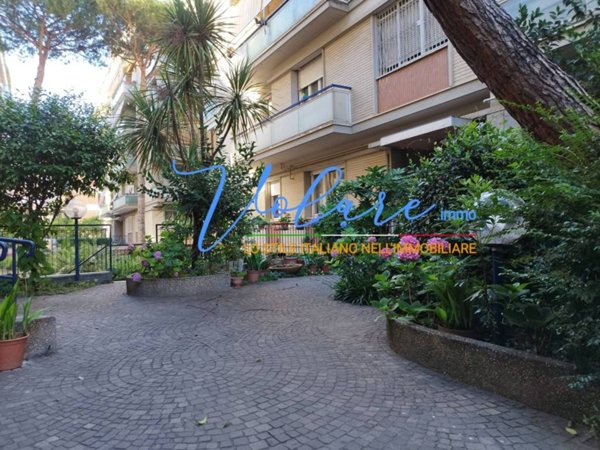 appartamento in vendita a Roma in zona Ostia