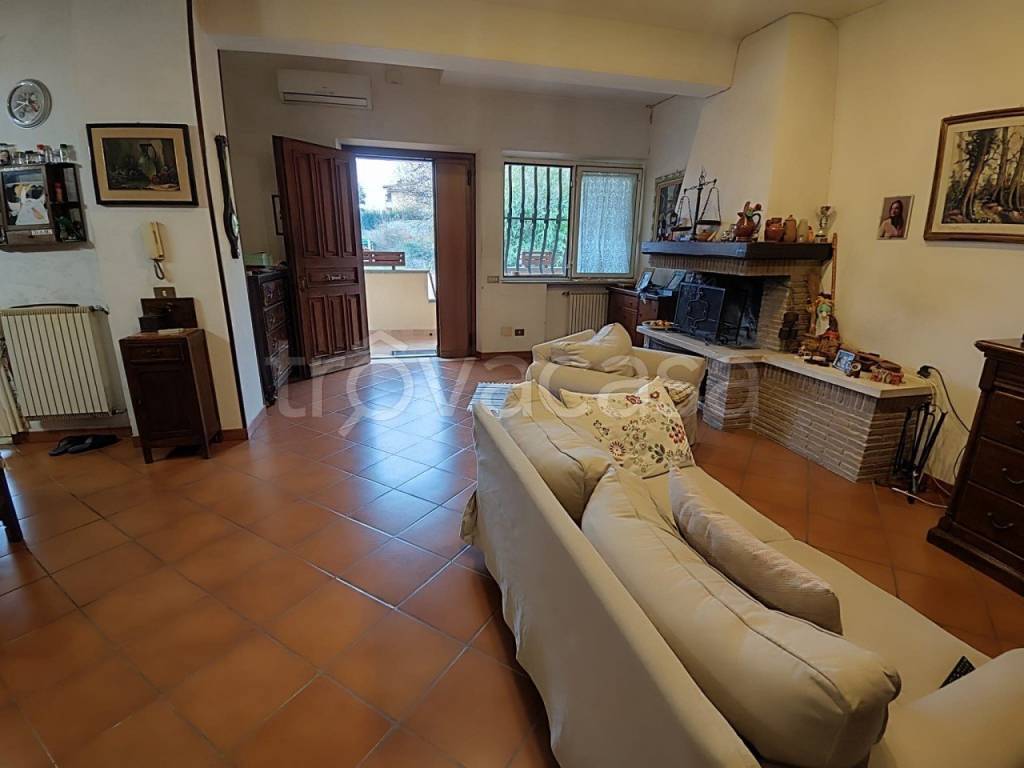 casa indipendente in vendita a Roma in zona Casalotti