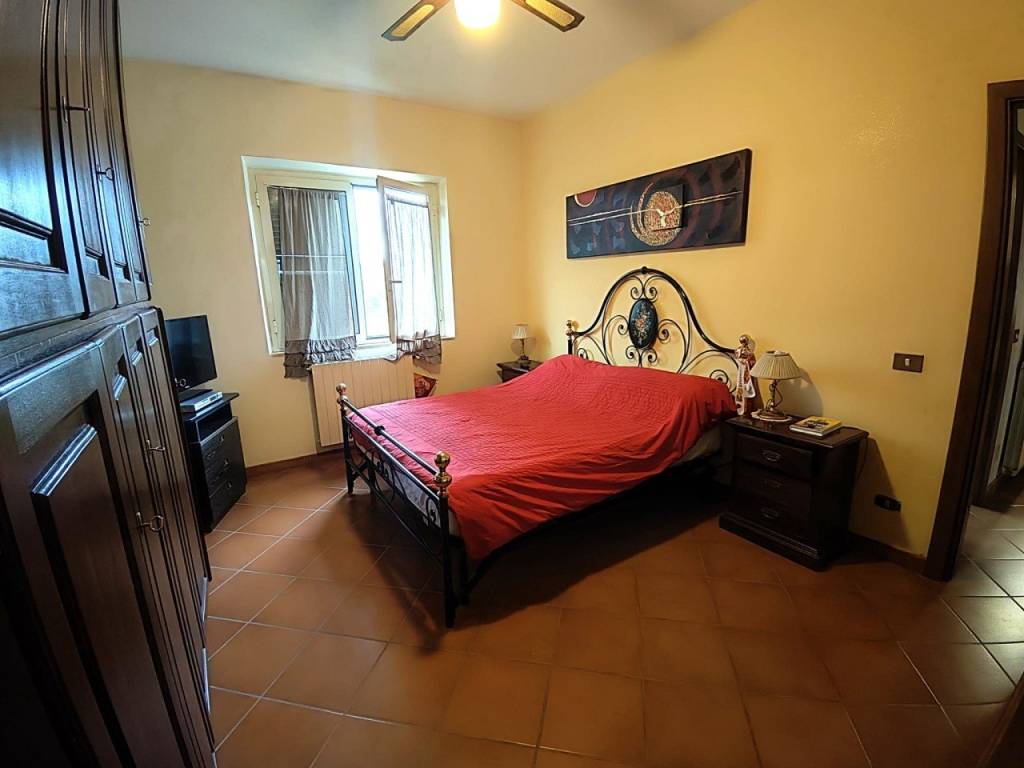 appartamento in vendita a Roma in zona Valle Santa
