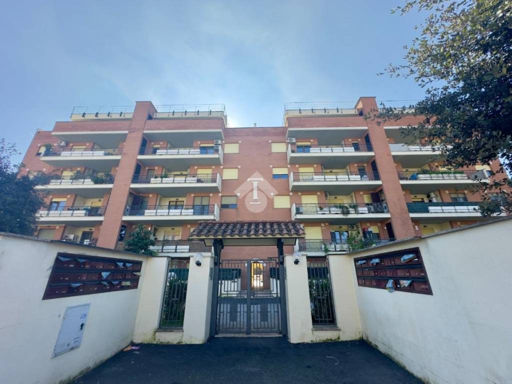 appartamento in vendita a Roma in zona Massimina/Casal Lumbroso