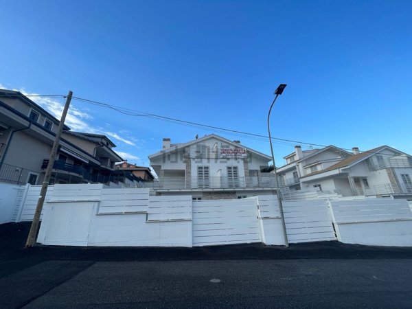 casa indipendente in vendita a Roma in zona Prenestino-Centocelle