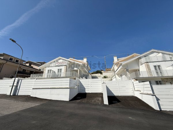 casa indipendente in vendita a Roma in zona Prenestino-Centocelle