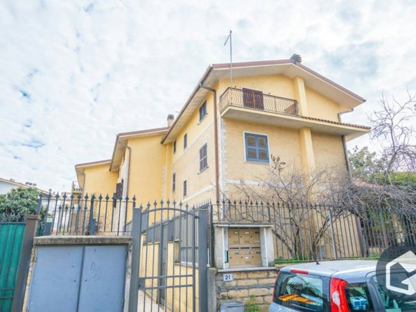 appartamento in vendita a Roma in zona Casal Morena