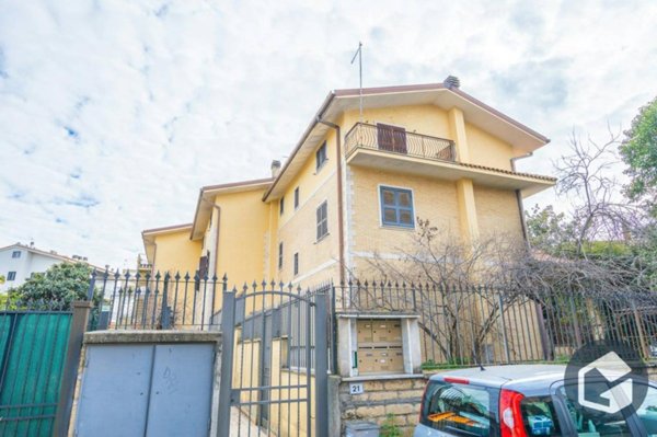 appartamento in vendita a Roma in zona Casal Morena