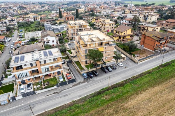 appartamento in vendita a Roma in zona Ponte di Nona