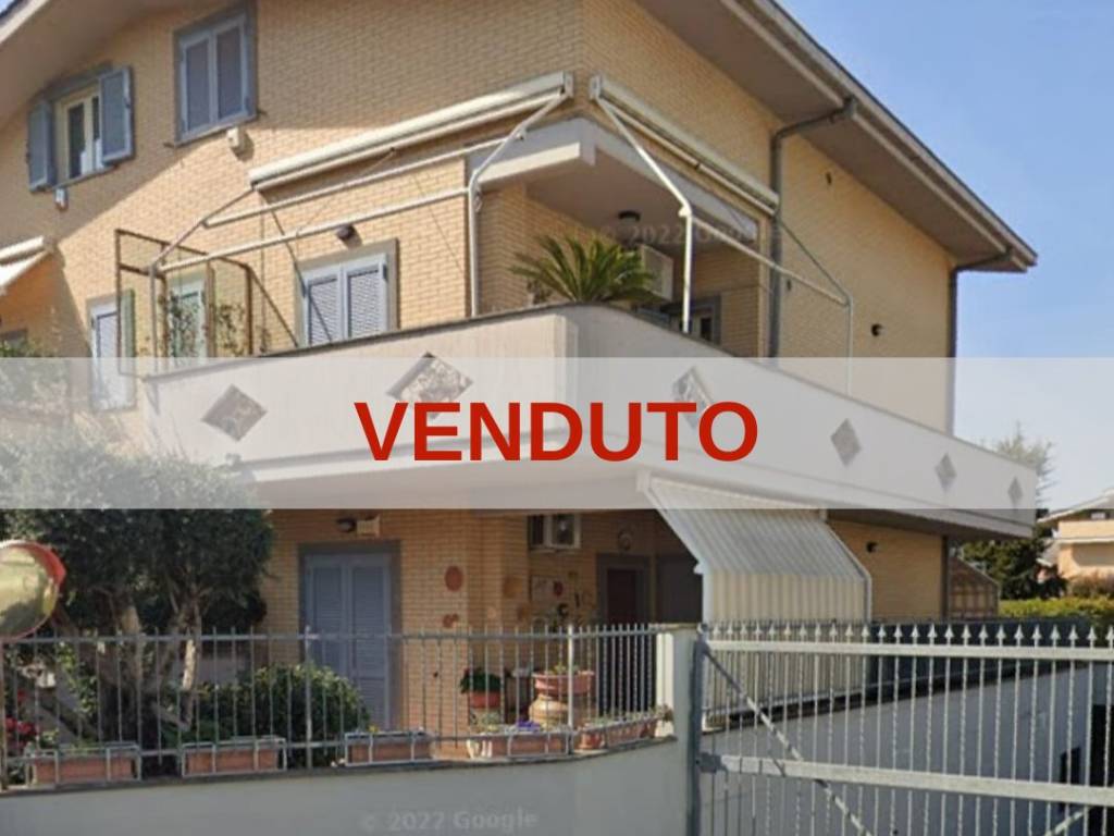 appartamento in vendita a Roma in zona Casal Morena