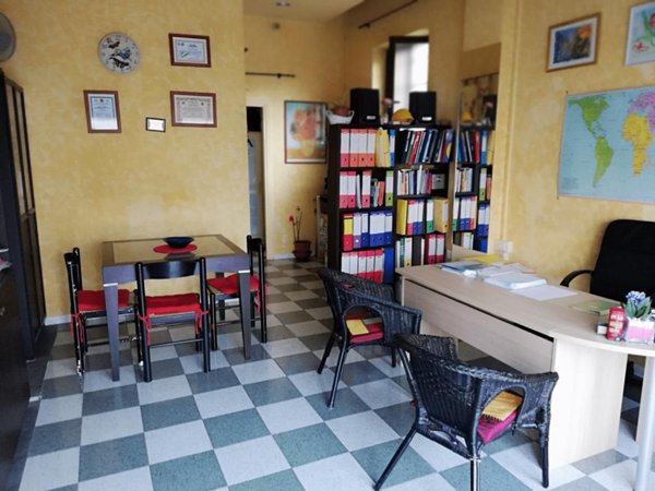 ufficio in vendita a Roma in zona Ostia