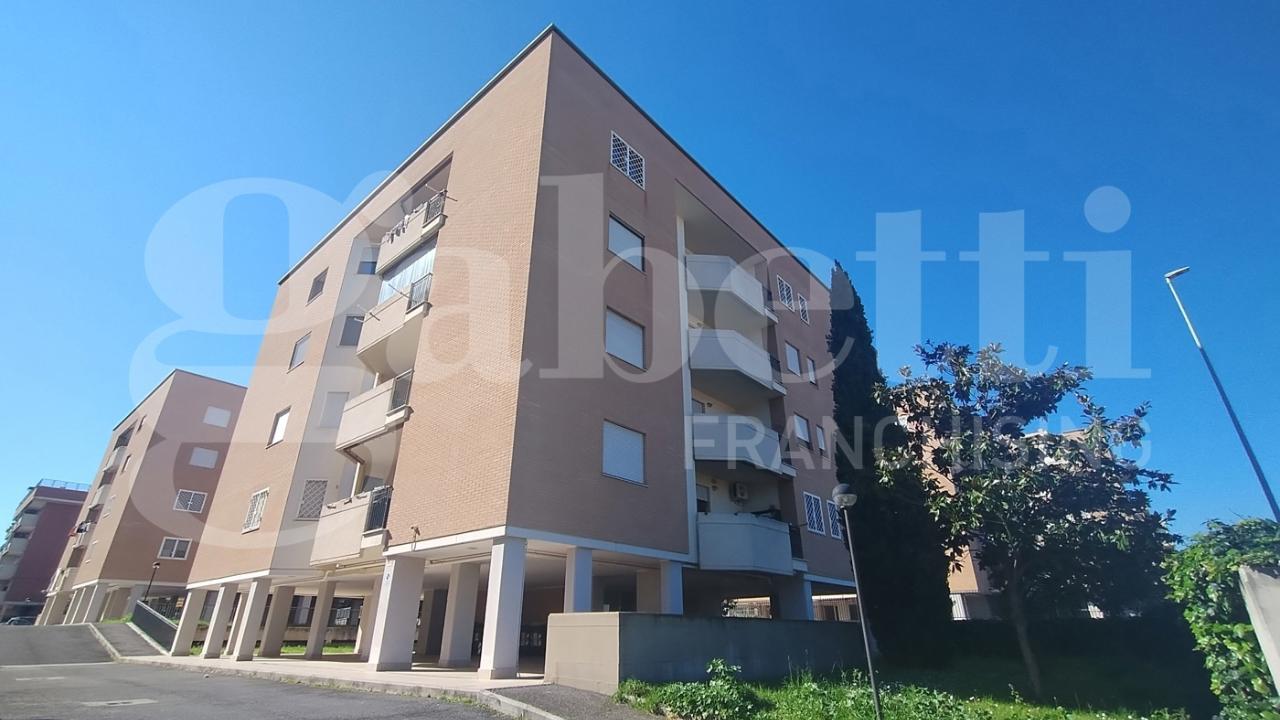 appartamento in vendita a Roma in zona Ponte di Nona