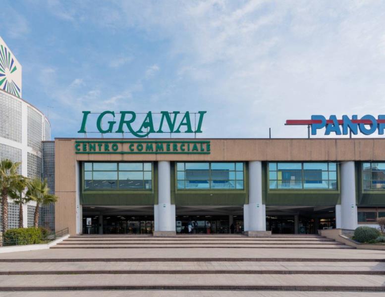 locale commerciale in vendita a Roma in zona Ardeatino