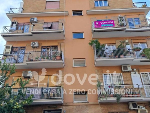 appartamento in vendita a Roma in zona Torre Maura