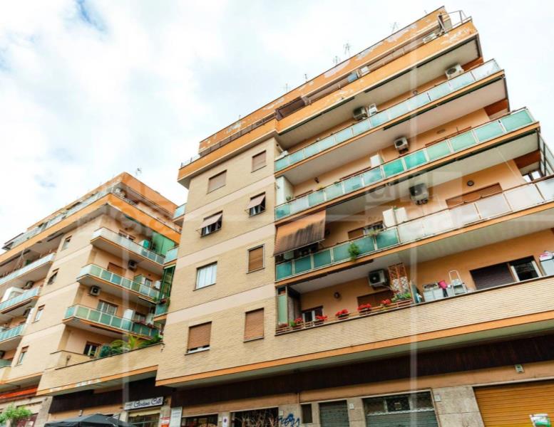 appartamento in vendita a Roma in zona Prenestino-Centocelle