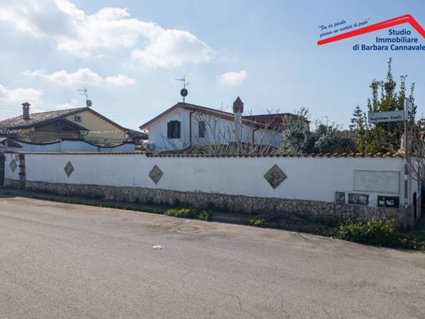 casa indipendente in vendita a Roma in zona Infernetto