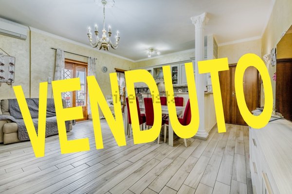 appartamento in vendita a Roma in zona Giardini di Corcolle