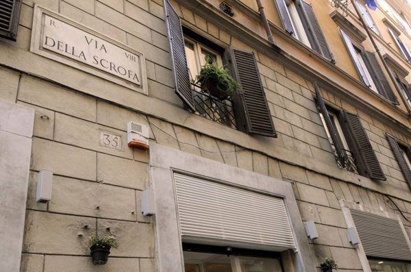 negozio in vendita a Roma in zona Trevi-Colonna