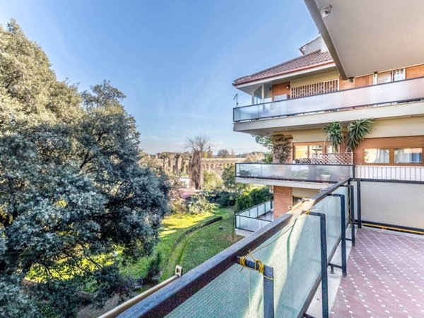 appartamento in vendita a Roma in zona Tuscolano
