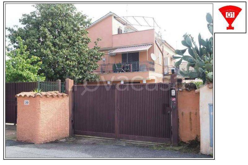 appartamento in vendita a Roma in zona Lunghezza