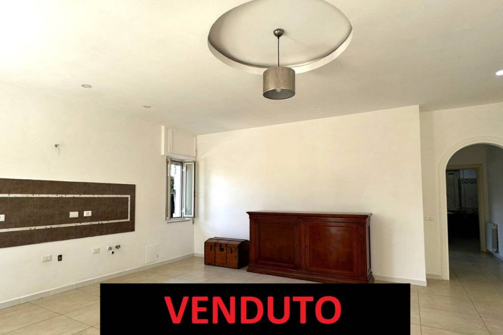 appartamento in vendita a Roma in zona Acilia