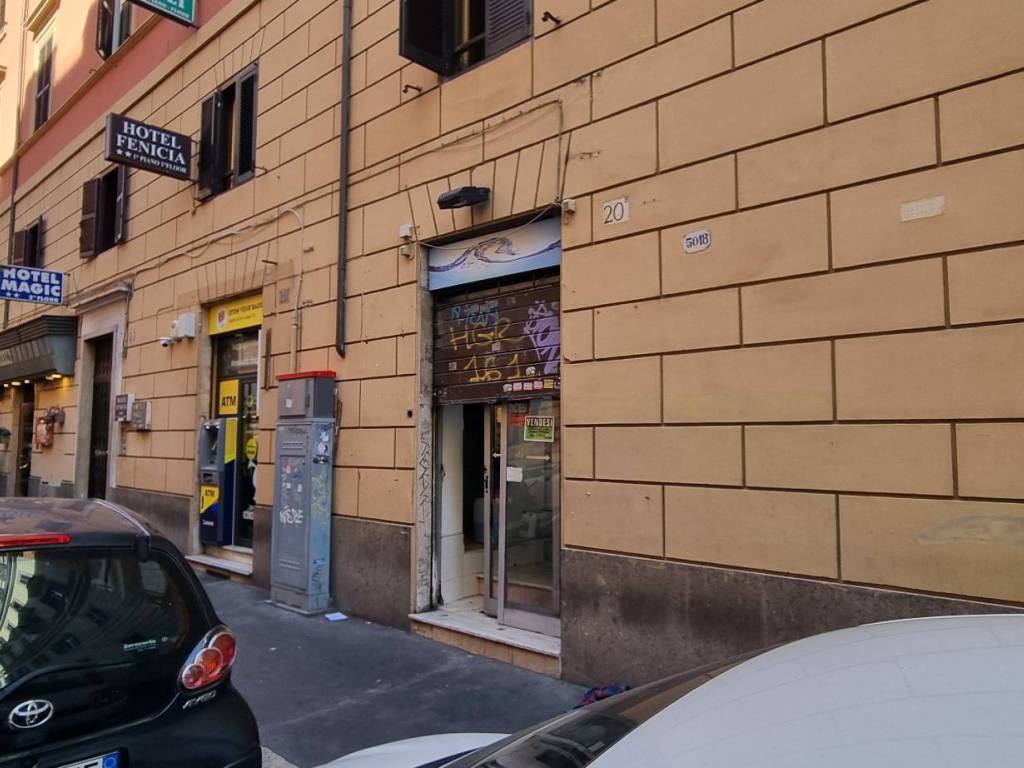 negozio in vendita a Roma in zona Castro Pretorio