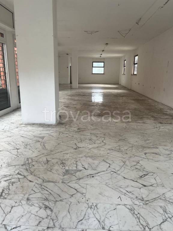 negozio in vendita a Roma in zona Collatino