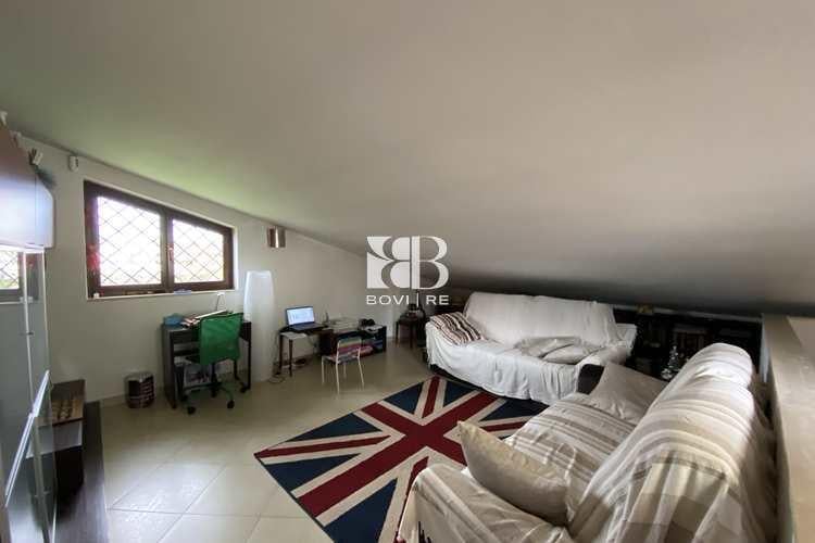 casa indipendente in vendita a Roma in zona Massimina/Casal Lumbroso