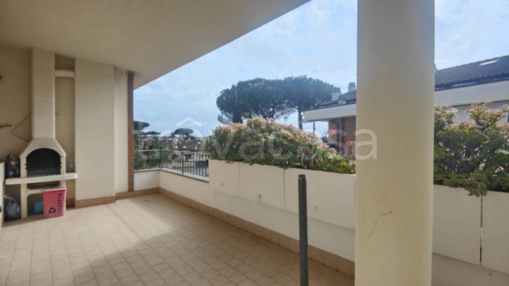 appartamento in vendita a Roma in zona Infernetto