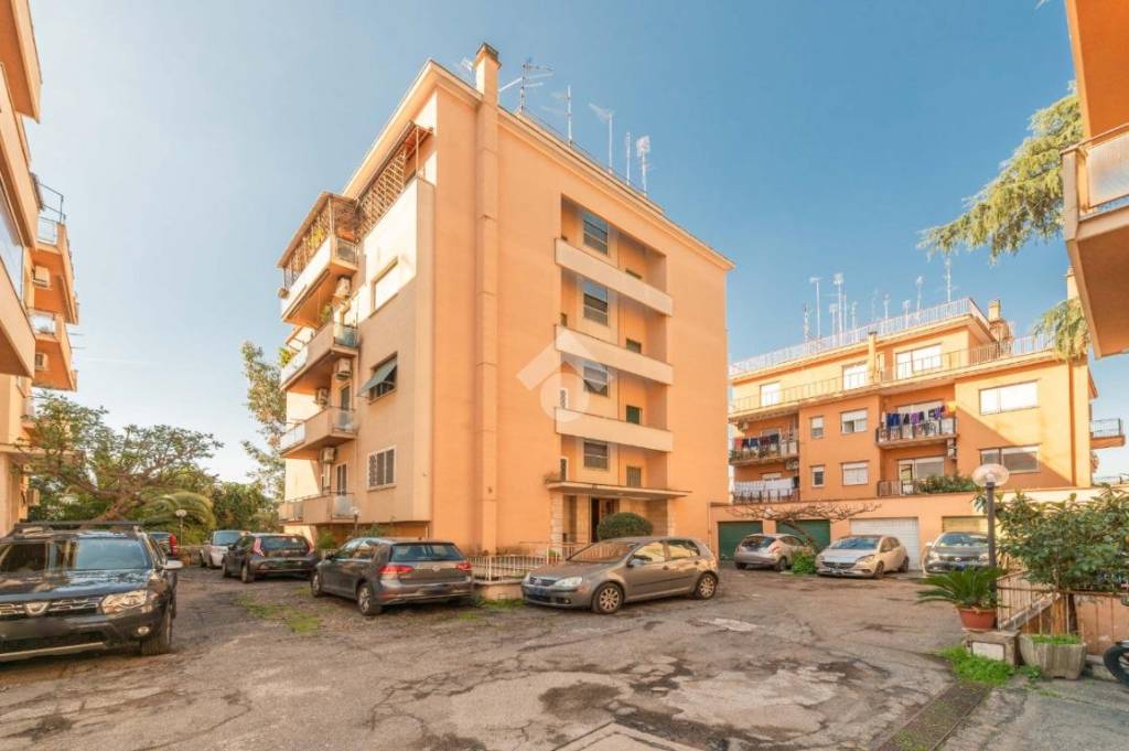 appartamento in vendita a Roma in zona Primavalle