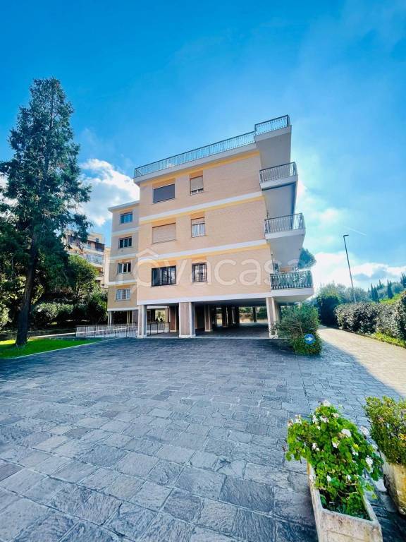 appartamento in vendita a Roma in zona Aurelio