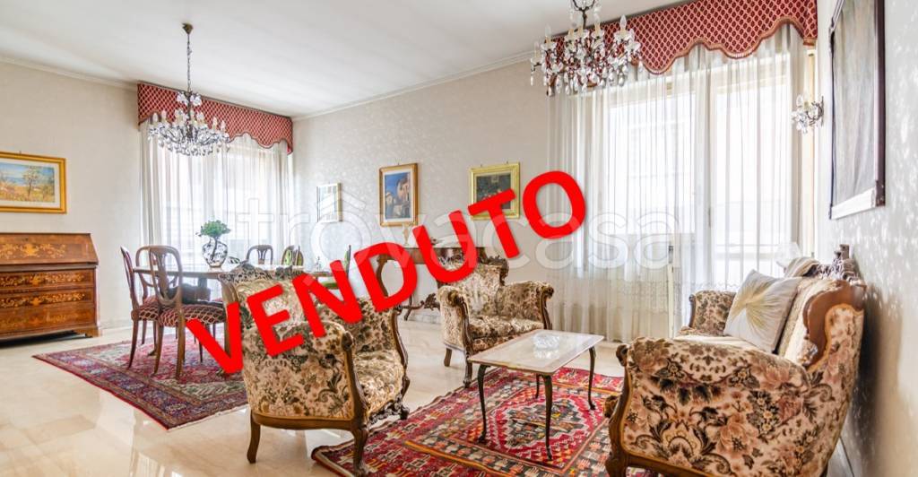 appartamento in vendita a Roma in zona Appio Claudio