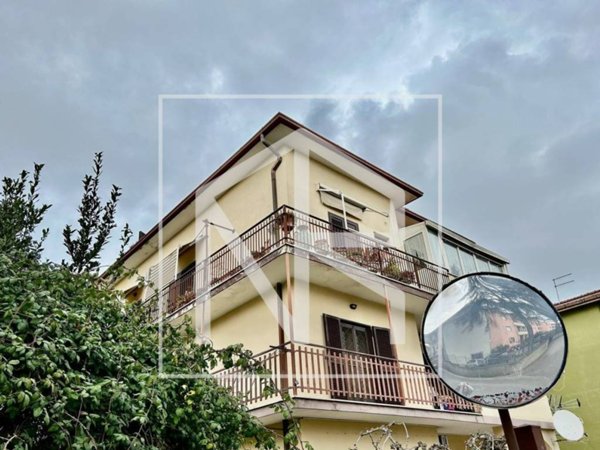 appartamento in vendita a Roma in zona Lunghezza