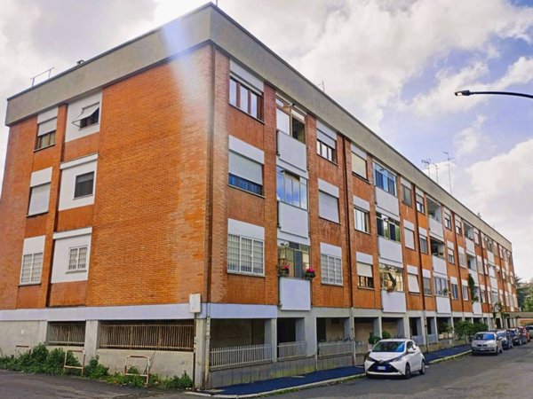 appartamento in vendita a Roma in zona Spinaceto