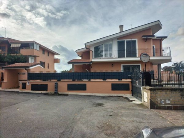 appartamento in vendita a Roma in zona Casalotti