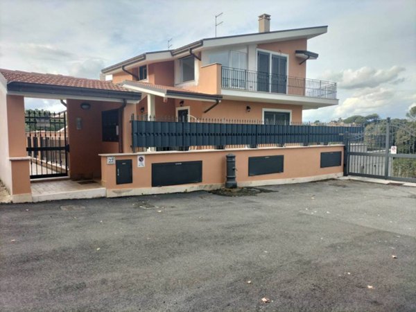 appartamento in vendita a Roma in zona Casalotti