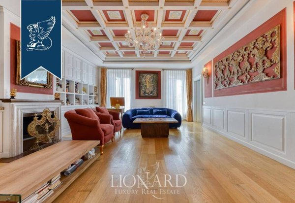 appartamento in vendita a Roma in zona Rione Monti/Campitelli