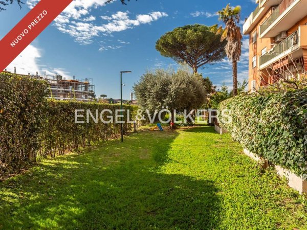 appartamento in vendita a Roma in zona Colle del Sole